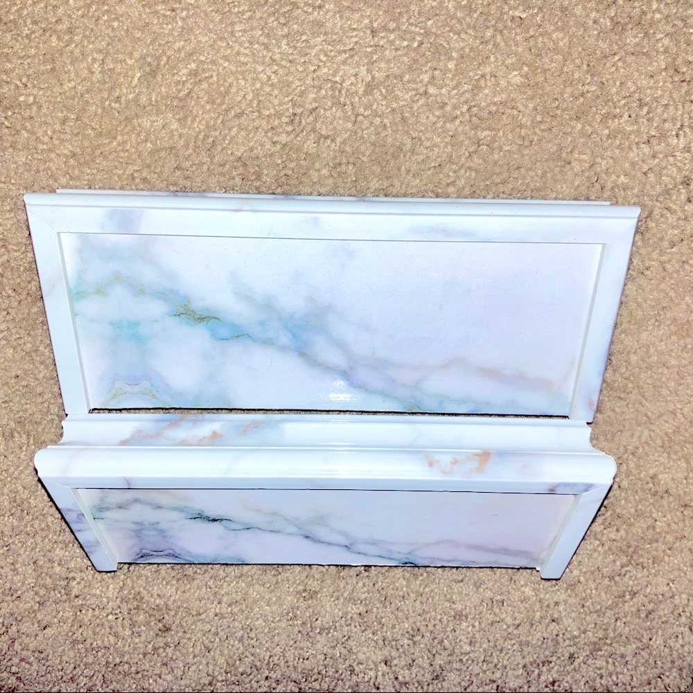 Floating shelves